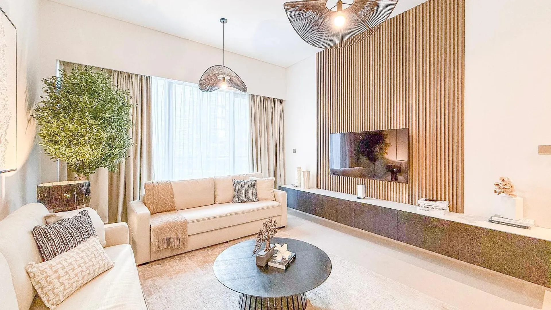 Grande Signature, 1Br, Infinity Pool & Gym, 5Min Walk To Dubai Mall 0*,  United Arab Emirates