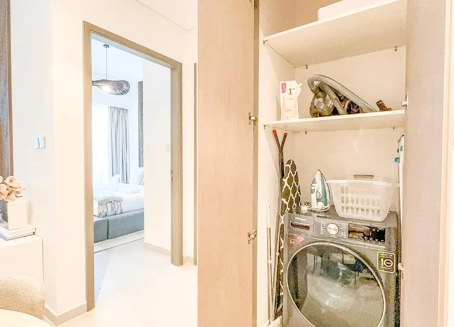 Grande Signature, 1Br, Infinity Pool & Gym, 5Min Walk To Dubai Mall 0*,  United Arab Emirates